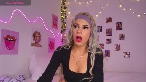 Snapshot of cinniaa_ chatting on May 23, 4:22 pm cinniaa online show from May 23, 4:22 pm