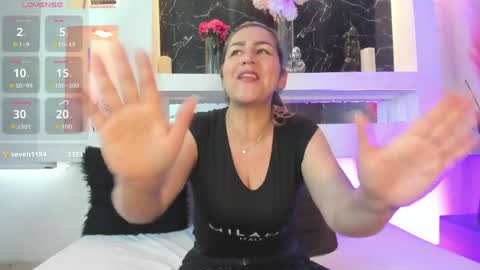 Cinthya  online show from May 23, 12:20 pm