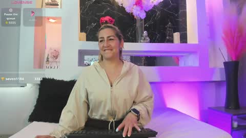 Cinthya  online show from May 30, 12:24 pm