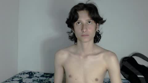 cirosky_elchicopolla online show from April 19, 2:44 am