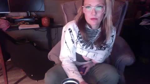Snapshot of cj_wunderlust chatting on October 1, 12:33 pm cj_wunderlust online show from October 1, 12:33 pm