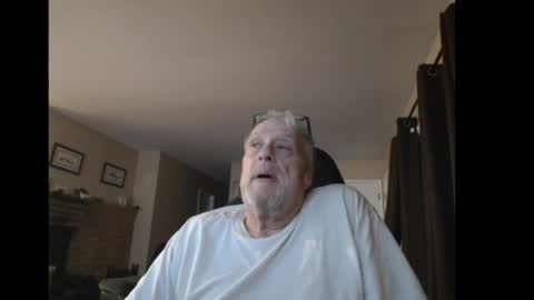 Snapshot of cjscout chatting on December 3, 6:04 am cjscout online show from December 3, 6:04 am