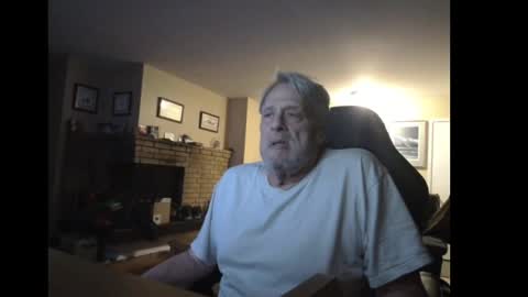 Snapshot of cjscout chatting on December 16, 5:49 am cjscout online show from December 16, 5:49 am