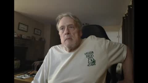 Snapshot of cjscout chatting on February 4, 2:39 am cjscout online show from February 4, 2:39 am