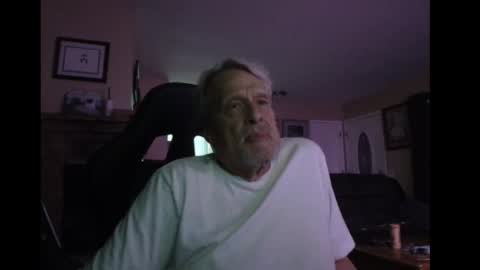 Snapshot of cjscout chatting on October 14, 7:31 am cjscout online show from October 14, 7:31 am