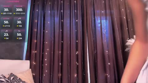 Snapshot of claire_amoure chatting on January 9, 7:42 am Claire online show from January 9, 7:42 am