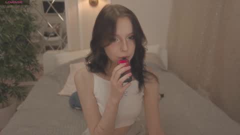 Snapshot of claire_bennett chatting on September 16, 11:06 pm Claire Bennett online show from September 16, 11:06 pm