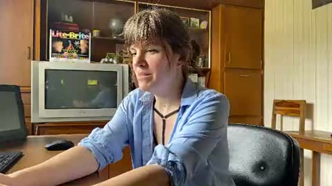Snapshot of claire_moulin chatting on July 13, 11:24 am Claire Moulin online show from July 13, 11:24 am