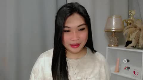 CLAIRE online show from May 4, 10:00 am