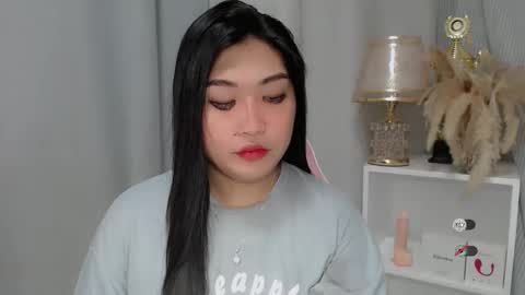 CLAIRE online show from May 17, 4:43 am