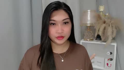 CLAIRE online show from May 24, 4:23 pm
