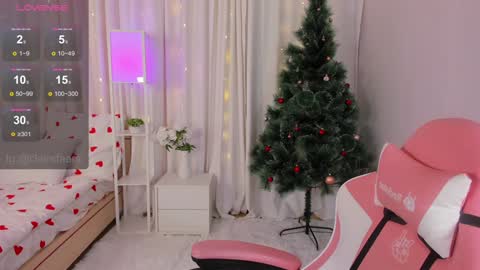 Snapshot of clairefaers chatting on December 19, 2:13 pm Claire Faers online show from December 19, 2:13 pm