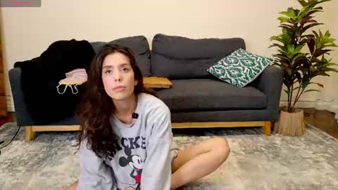 Snapshot of clairevarhol chatting on June 15, 12:02 am clairevarhol online show from June 15, 12:02 am