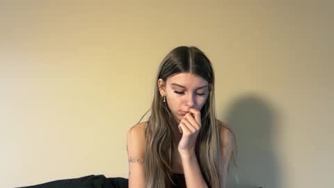 clairewalkerr online show from November 29, 7:39 pm