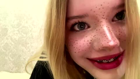 Snapshot of clairoley chatting on May 11, 4:48 pm Malin online show from May 11, 4:48 pm