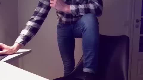 clamshive7 online show from January 10, 3:36 pm