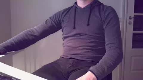 clamshive7 online show from February 11, 6:46 pm