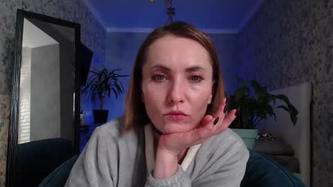 Snapshot of clara_bendover chatting on October 16, 6:20 pm Clara online show from October 16, 6:20 pm