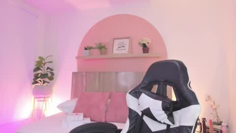 C L A R A online show from February 19, 2:40 am