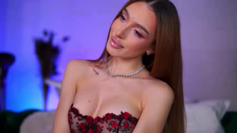 Clara online show from February 3, 7:19 pm