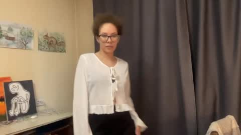 Selena online show from April 12, 11:26 am