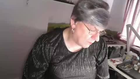 Snapshot of clarem chatting on March 6, 11:28 am clare nylons online show from March 6, 11:28 am