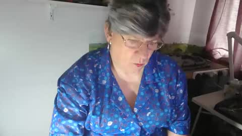 Snapshot of clarem chatting on April 15, 8:32 am clare nylons online show from April 15, 8:32 am