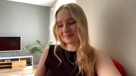 Kristie online show from April 28, 5:23 am