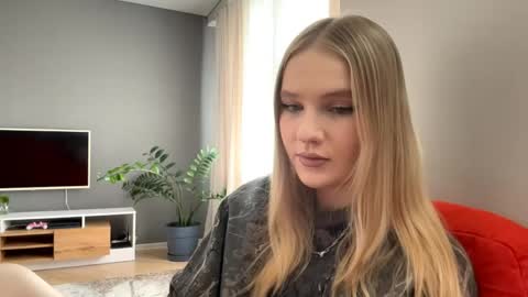 Kristie online show from April 29, 4:49 am