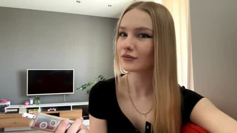 Kristie online show from May 19, 1:33 am