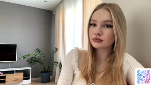 Kristie online show from May 22, 10:04 pm