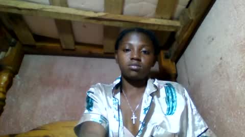 Snapshot of clarisse98 chatting on June 16, 8:00 pm clarisse98 online show from June 16, 8:00 pm