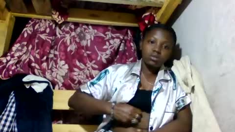 Snapshot of clarisse98 chatting on June 18, 5:08 am clarisse98 online show from June 18, 5:08 am