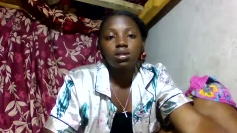 Snapshot of clarisse98 chatting on June 18, 9:36 am clarisse98 online show from June 18, 9:36 am
