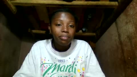 Snapshot of clarisse98 chatting on June 19, 10:19 am clarisse98 online show from June 19, 10:19 am