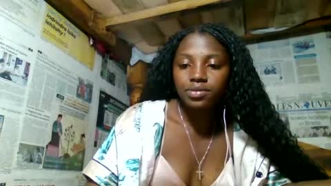 Snapshot of clarisse98 chatting on July 24, 3:54 pm clarisse98 online show from July 24, 3:54 pm