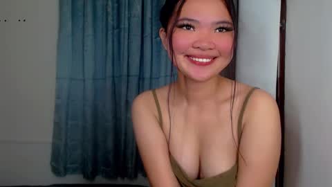 Snapshot of clarita_moore1000 chatting on December 3, 11:22 am Rita online show from December 3, 11:22 am