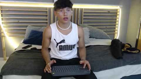 Snapshot of clark_ken1 chatting on February 19, 8:27 pm clar online show from February 19, 8:27 pm