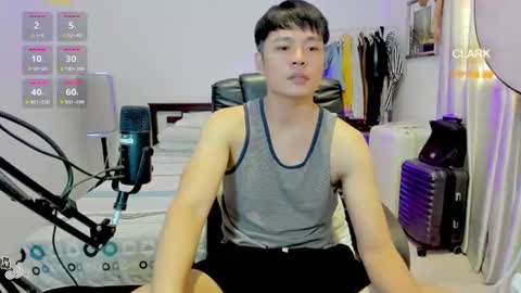Snapshot of clarkyplaze chatting on June 30, 12:22 am Clark online show from June 30, 12:22 am