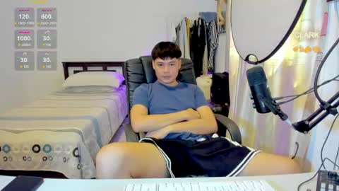 Snapshot of clarkyplaze chatting on July 15, 1:33 am Clark online show from July 15, 1:33 am