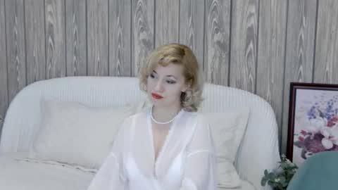 Classy Tinna online show from April 4, 3:49 am