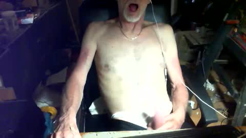 Snapshot of claudeguill chatting on May 24, 12:54 pm claudeguill online show from May 24, 12:54 pm