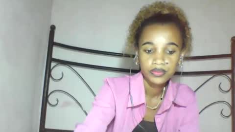 claudianne online show from April 12, 7:57 am