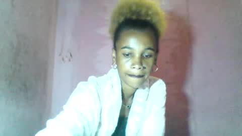 Snapshot of claudiannah chatting on July 6, 4:53 am claudianne online show from July 6, 4:53 am