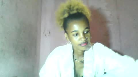 Snapshot of claudiannah chatting on July 7, 5:10 am claudianne online show from July 7, 5:10 am