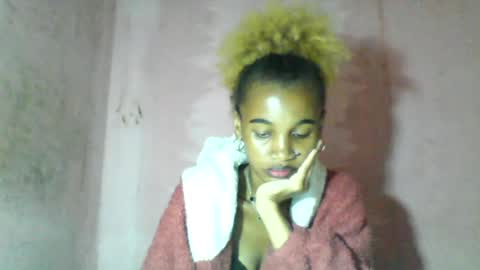 Snapshot of claudiannah chatting on July 10, 6:21 pm claudianne online show from July 10, 6:21 pm