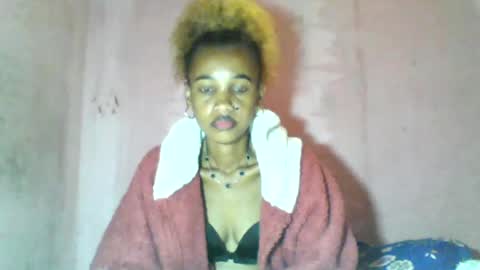 Snapshot of claudiannah chatting on July 15, 4:18 am claudianne online show from July 15, 4:18 am