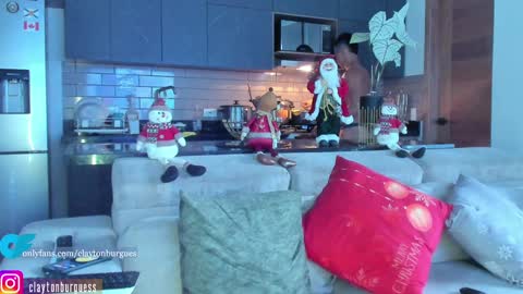 Snapshot of claytonburgues chatting on December 5, 10:23 pm claytonburgues online show from December 5, 10:23 pm