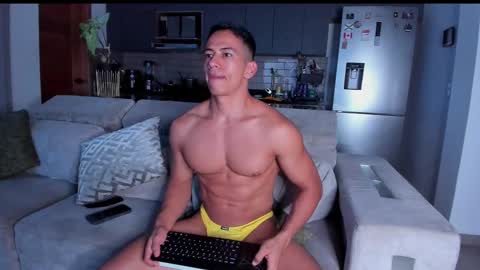 Snapshot of claytonburgues chatting on March 10, 1:23 am claytonburgues online show from March 10, 1:23 am