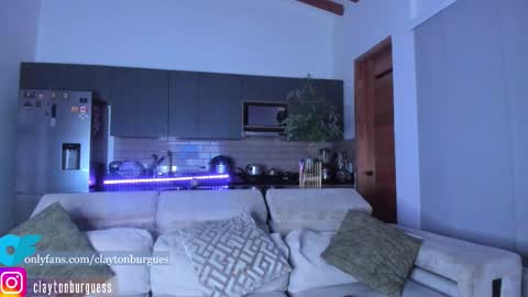 Snapshot of claytonburgues chatting on October 13, 1:38 am claytonburgues online show from October 13, 1:38 am